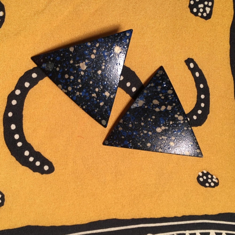 Vintage triangular speckled studs